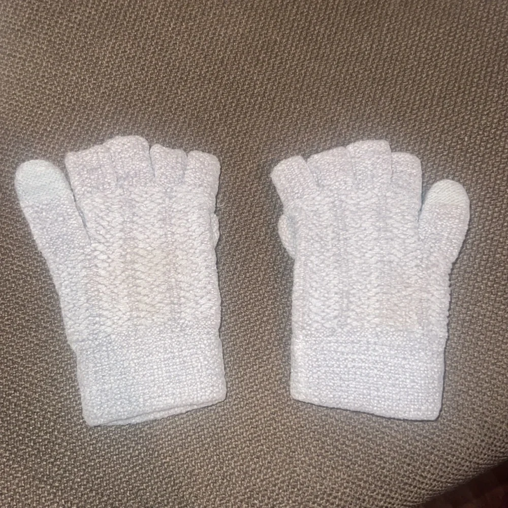 Claire’s grey mittens finger holes gray gloves 🧤 soft warm one size fits all OS